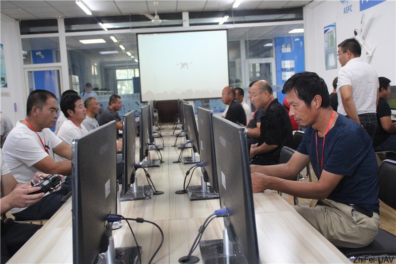 1568011935920498.jpg 河北智飛極農(nóng)無人機(jī)科技|保定ASFC無人機(jī)駕駛員培訓(xùn)考證|打藥撒藥噴藥植保無人機(jī)