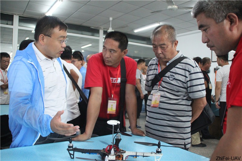 1568012385527055.jpg 河北智飛極農(nóng)無人機(jī)科技|保定ASFC無人機(jī)駕駛員培訓(xùn)考證|打藥撒藥噴藥植保無人機(jī)