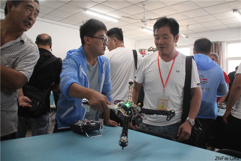 1568012385947859.jpg 河北智飛極農(nóng)無人機(jī)科技|保定ASFC無人機(jī)駕駛員培訓(xùn)考證|打藥撒藥噴藥植保無人機(jī)