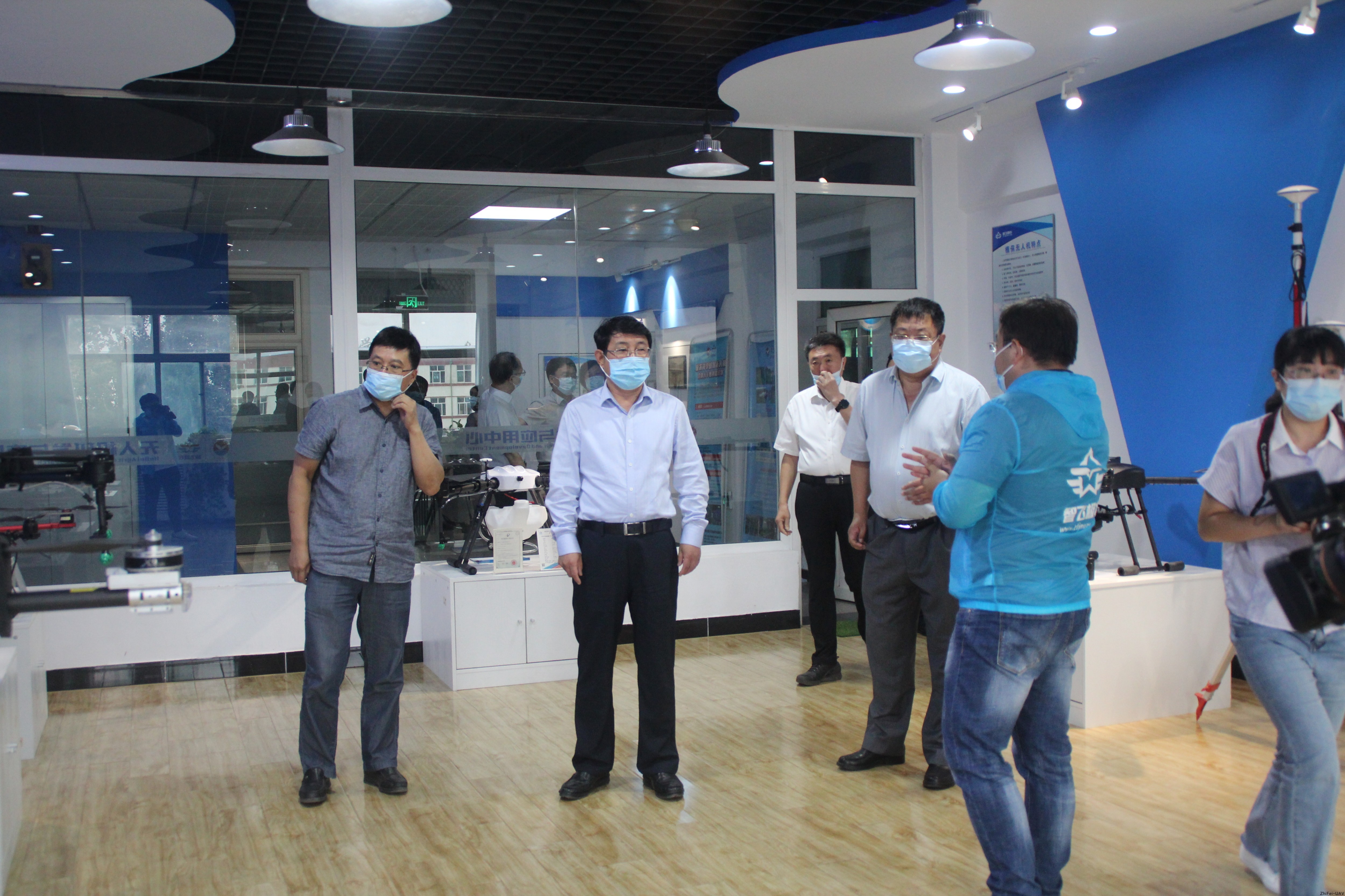 河北智飛極農(nóng)無(wú)人機(jī)科技|一鳶科技|行業(yè)定制無(wú)人機(jī) 河北智飛極農(nóng)無(wú)人機(jī)科技|一鳶科技|行業(yè)定制無(wú)人機(jī)