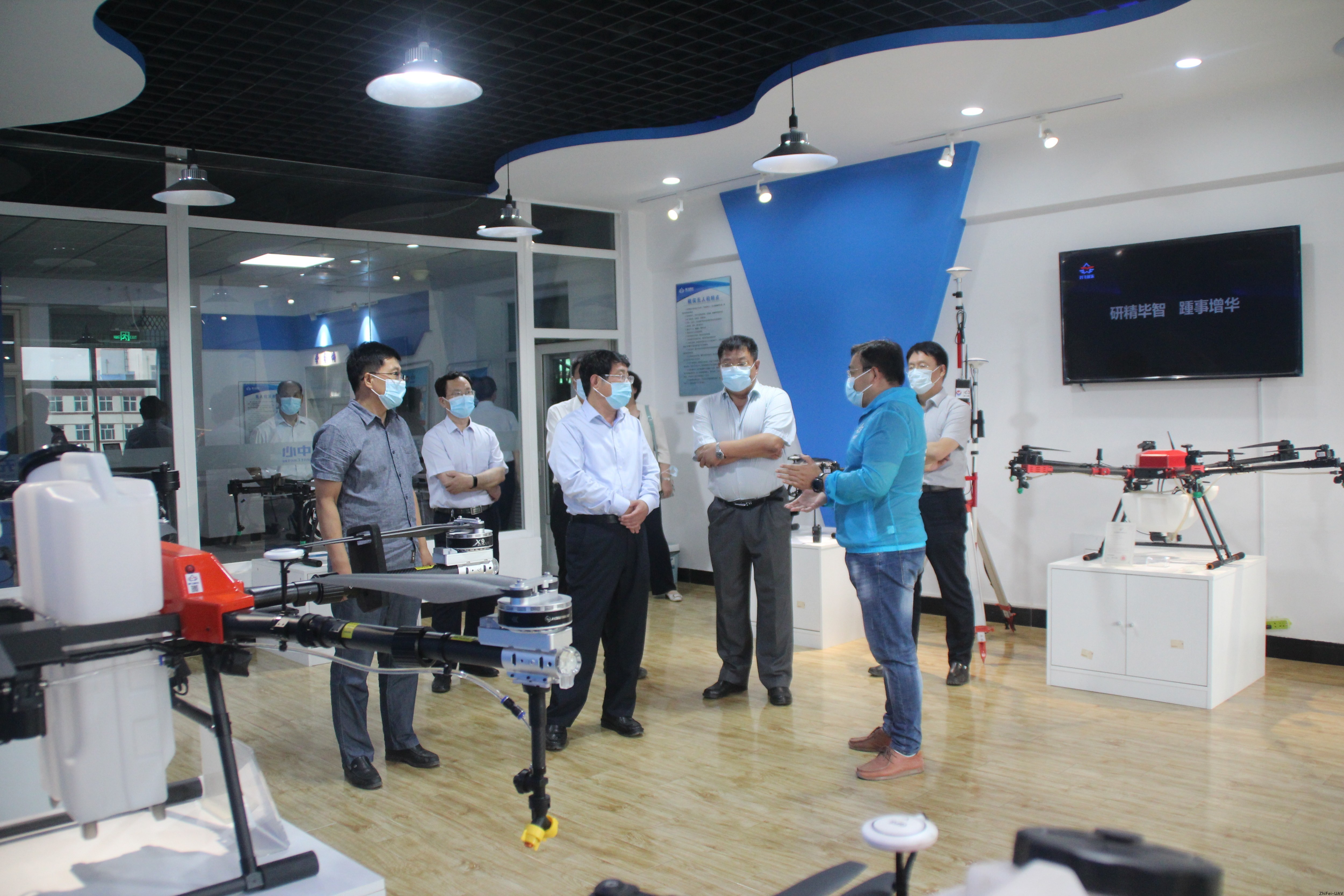 河北智飛極農(nóng)無(wú)人機(jī)科技|一鳶科技|行業(yè)定制無(wú)人機(jī) 河北智飛極農(nóng)無(wú)人機(jī)科技|一鳶科技|行業(yè)定制無(wú)人機(jī)