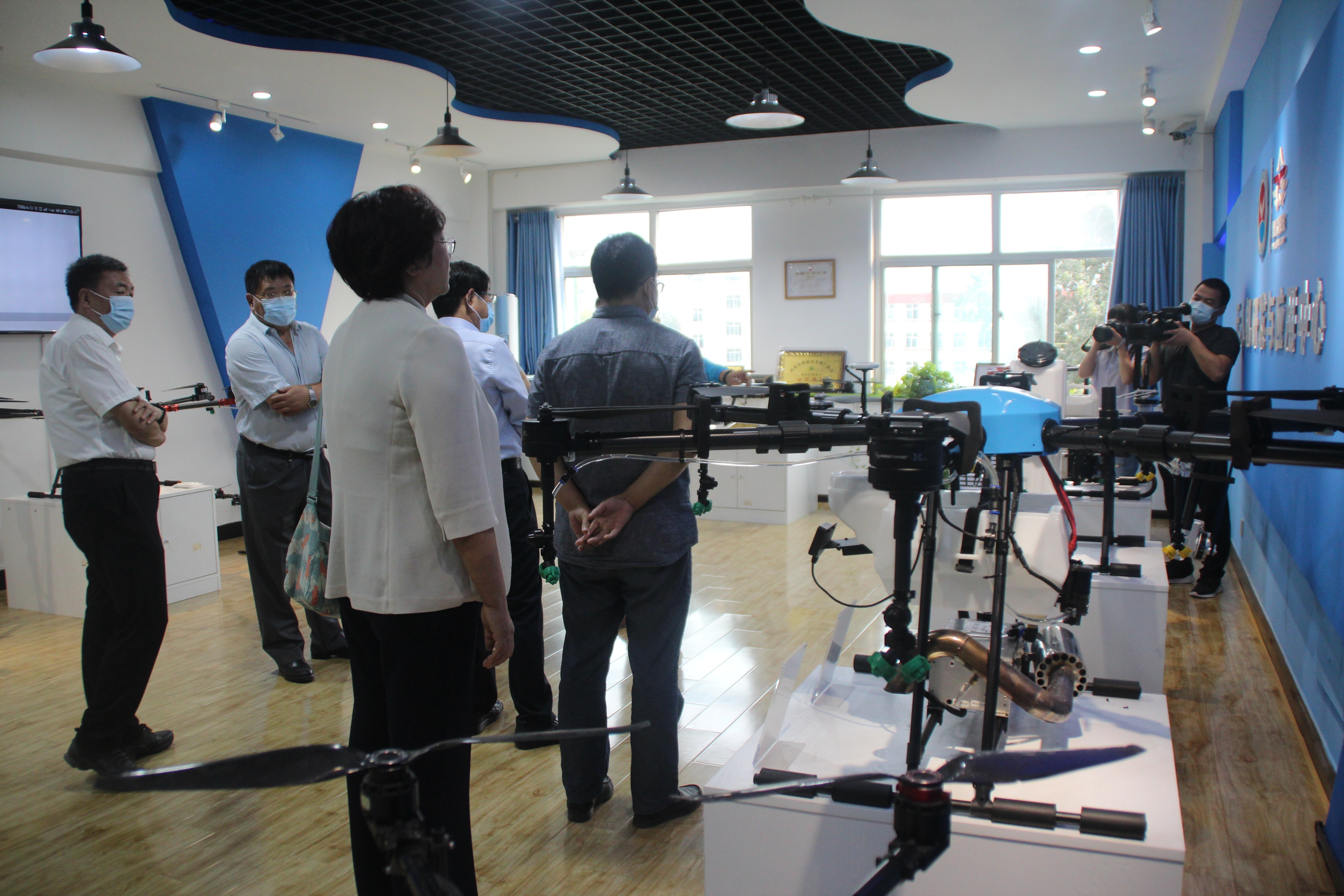 河北智飛極農(nóng)無(wú)人機(jī)科技|一鳶科技|行業(yè)定制無(wú)人機(jī) 河北智飛極農(nóng)無(wú)人機(jī)科技|一鳶科技|行業(yè)定制無(wú)人機(jī)